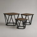 Sada 3 konferenčních stolků s čtvercovými deskami v dekoru ořech a černou ocelovou konstrukcí, 60 × 60 × 55 cm, 50 × 50 × 48 cm, 40 × 40 × 41 cm